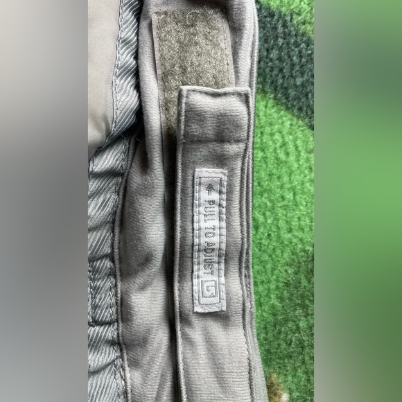 Burton Snowboarding Women’s Pant.           Size: M - Picture 6 of 9